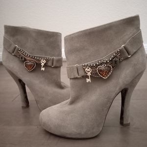 Betsey Johnson ankle Boots